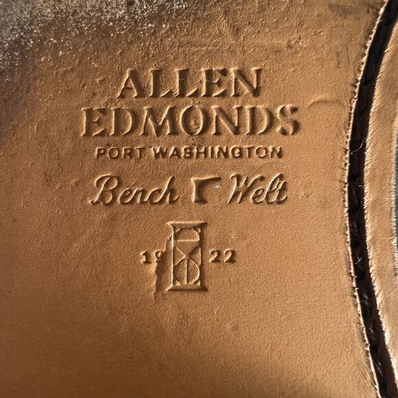 Allen Edmonds Classic Black Cap-Toe Oxfords main image 10